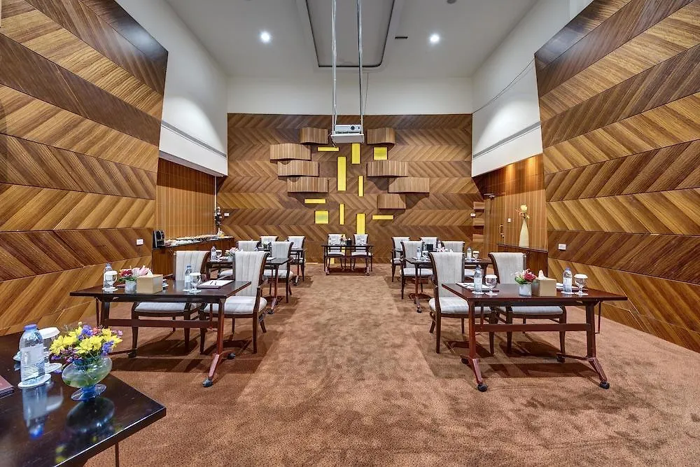 Residence Inn By Marriott Sheikh Zayed Road, Dubai 4*,