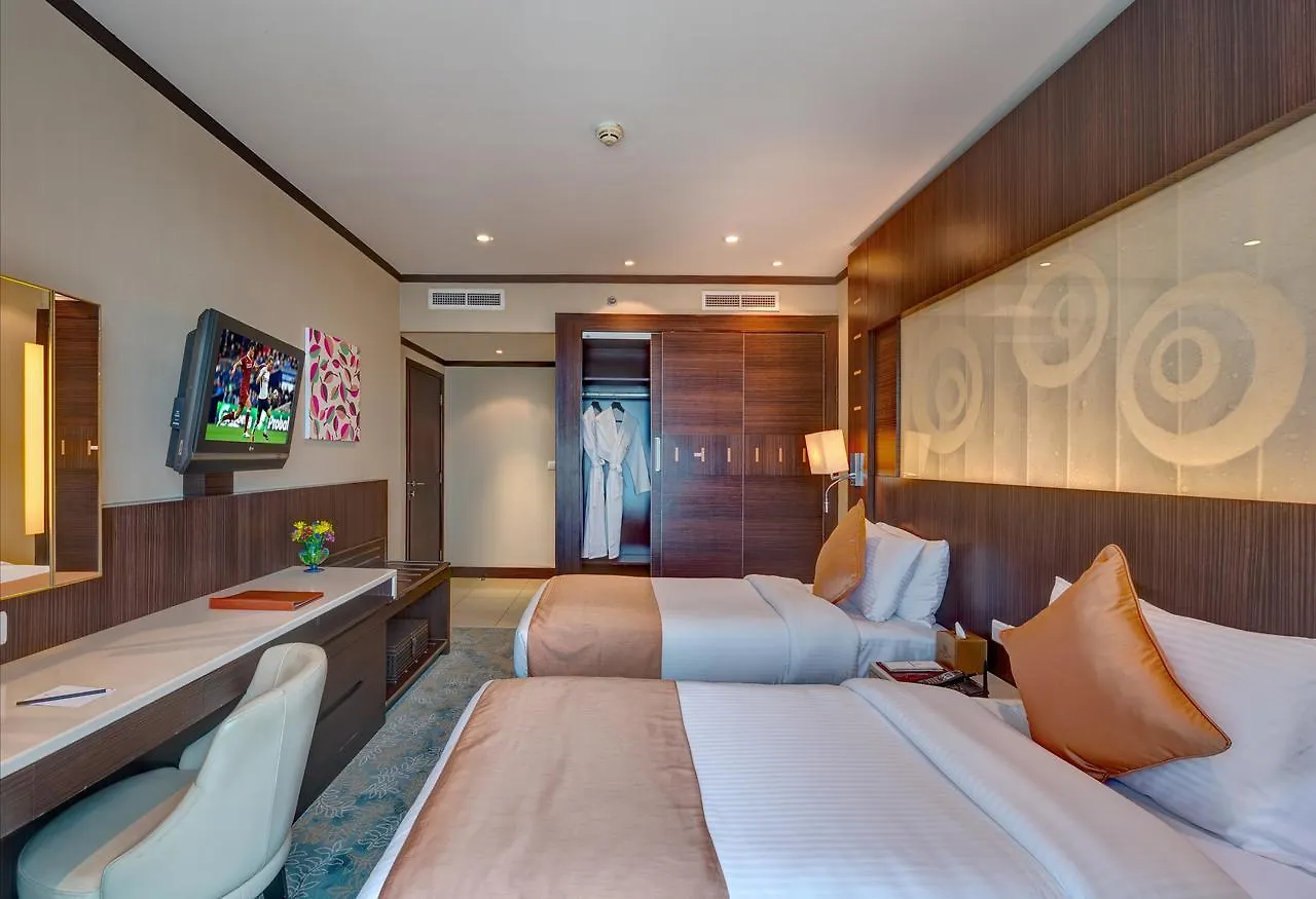 Residence Inn By Marriott Sheikh Zayed Road, Dubai 4*,
